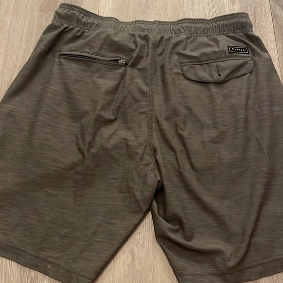 VISSLA - army green swim suit / Gym shorts M - Picture 4 of 4